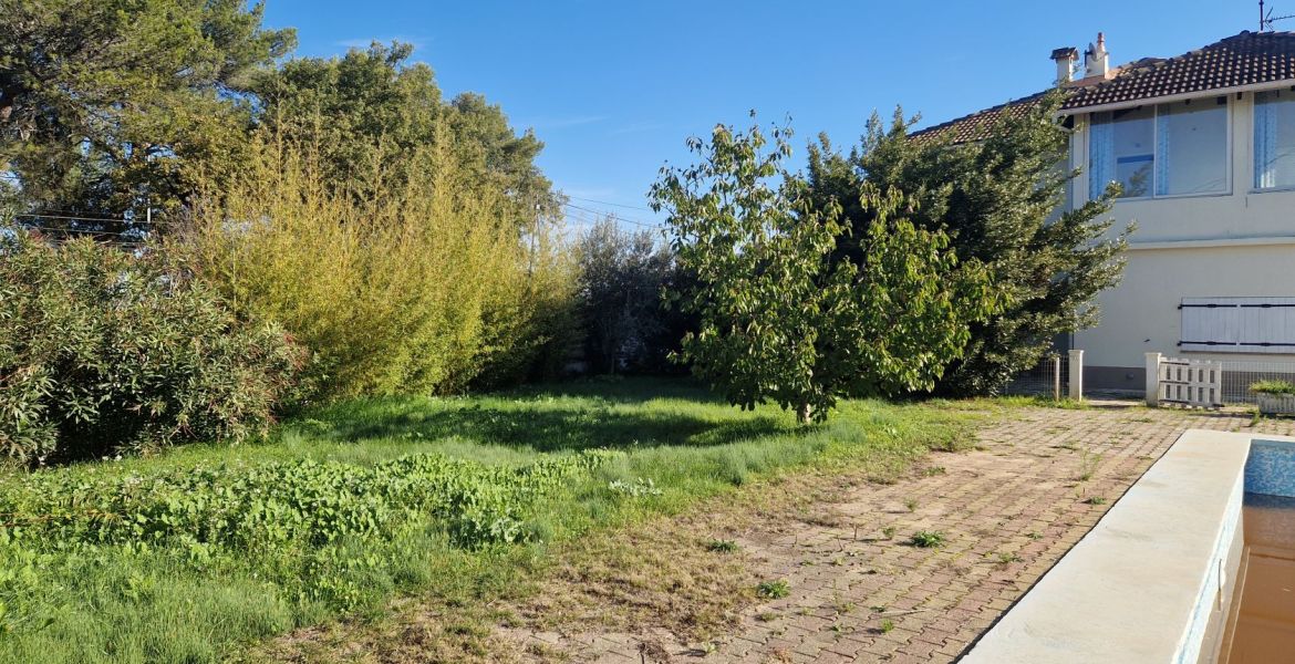 image Maison 105 m² avec terrain à GARDANNE (13)