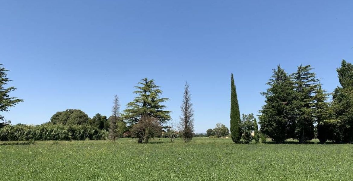 image Terrain à bâtir de 623 m² à ARLES (13)