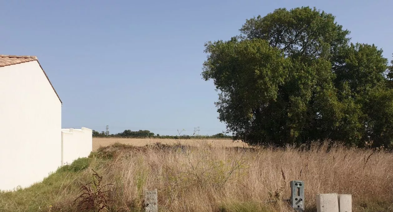 Image 1 Terrain à bâtir de 327 m² à LA JARNE (17)