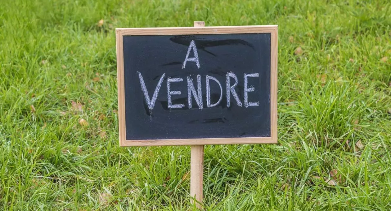 Image 1 Terrain à bâtir de 308 m² à BOURGNEUF (17)