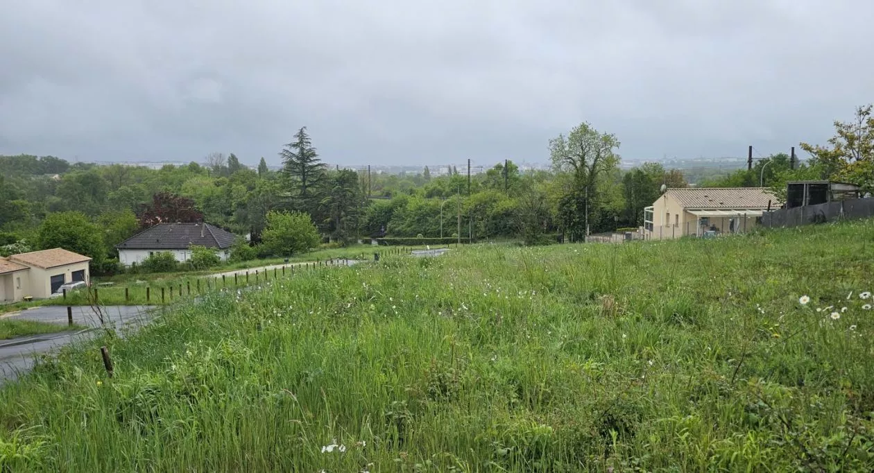 Image 1 Terrain à bâtir de 485 m² à GOND-PONTOUVRE (16)