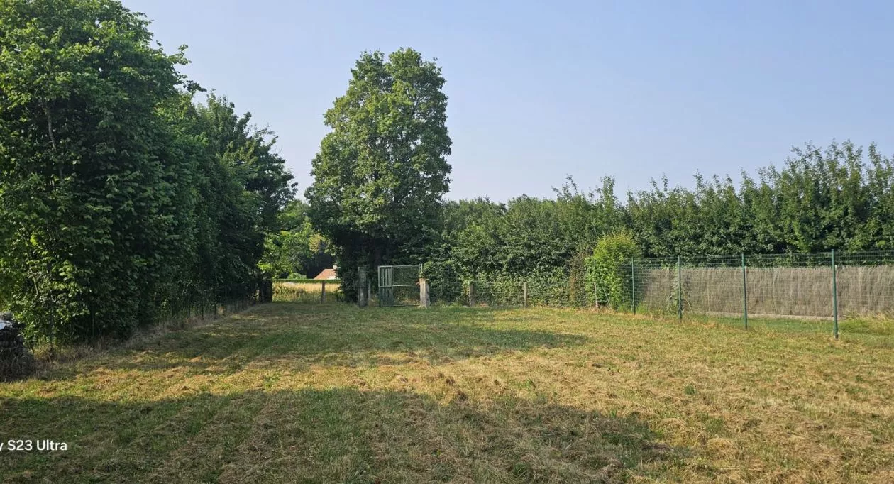 Image 1 Terrain à bâtir de 698 m² à SOYAUX (16)