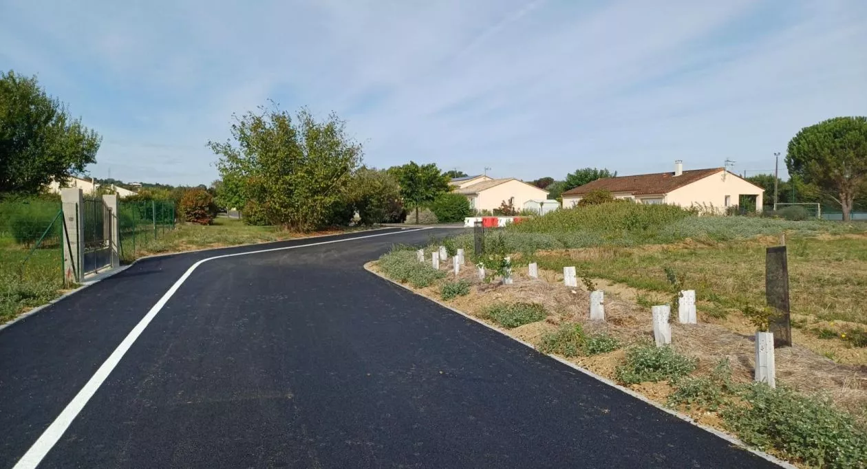 Image 1 Terrain à bâtir de 1135 m² à MARSAC (16)