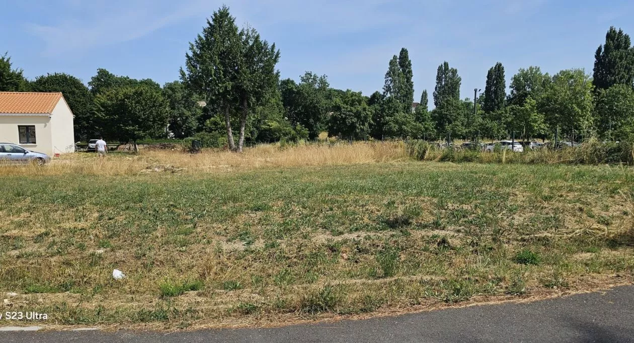 Image 1 Terrain à bâtir de 438 m² à FLEAC (16)