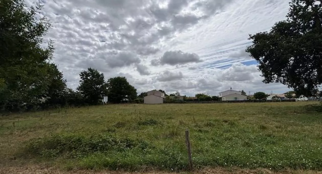 Image 4 Terrain à bâtir de 328 m² à MEDIS (17)