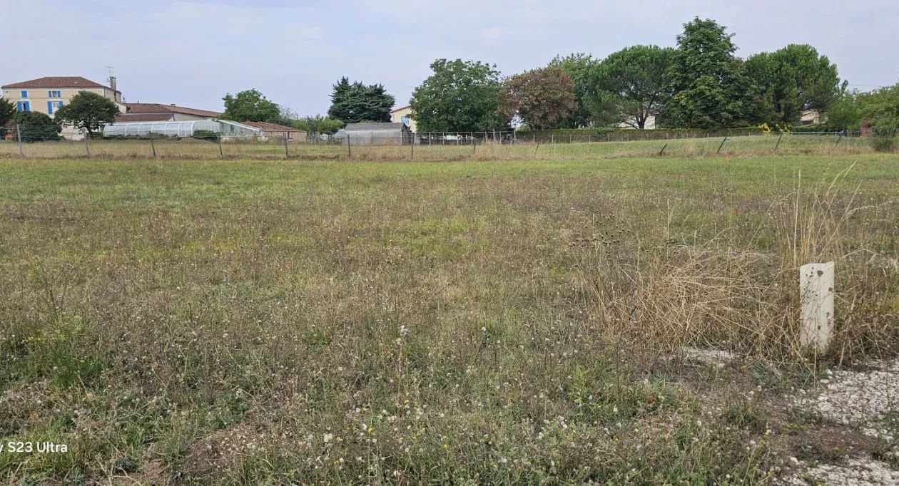 Image 1 Terrain à bâtir de 495 m² à FLEAC (16)