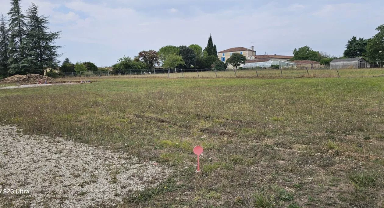 Image 3 Terrain à bâtir de 391 m² à FLEAC (16)