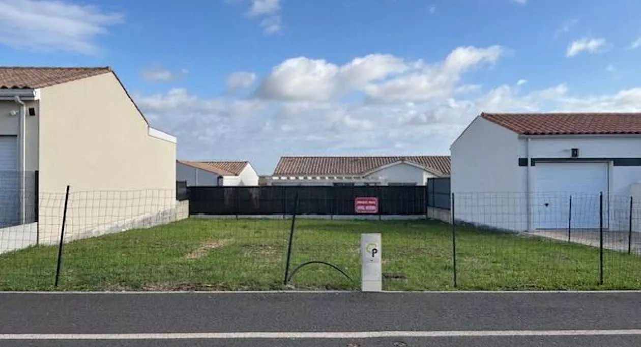 Image 1 Terrain à bâtir de 248 m² à MESCHERS-SUR-GIRONDE (17)