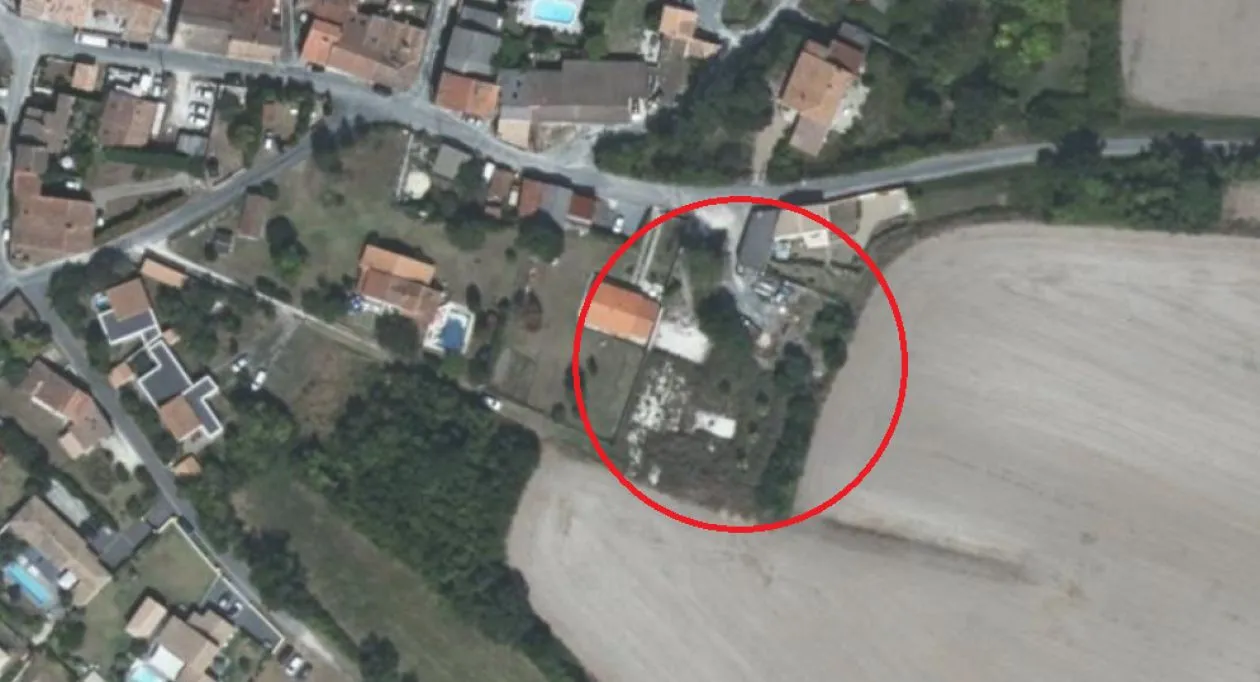 Image 1 Terrain à bâtir de 1700 m² à SEMUSSAC (17)