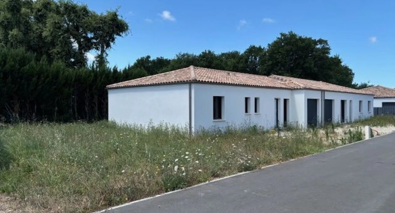 Image 5 VEFA en cours de construction aux Mathes, maison 3 chambres + garage