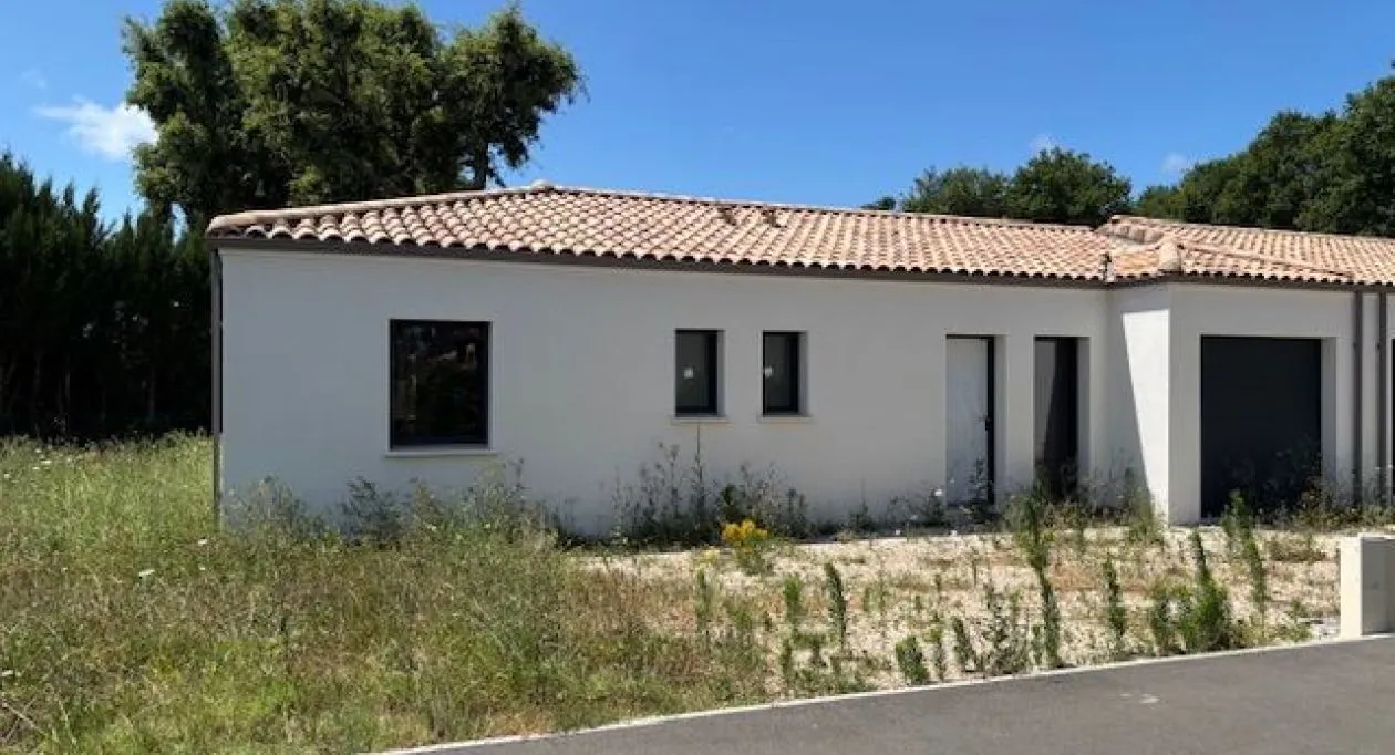 Image 3 VEFA en cours de construction aux Mathes, maison 2 chambres + garage