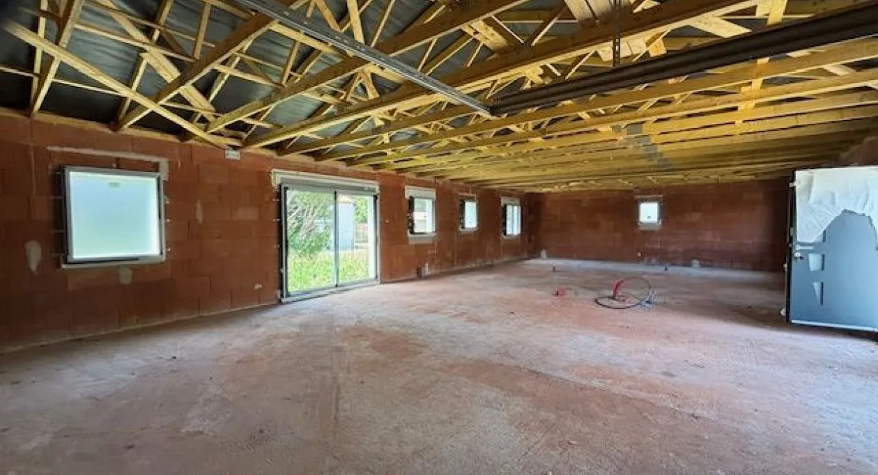 Image 4 VEFA en cours de construction aux Mathes, maison 2 chambres + garage