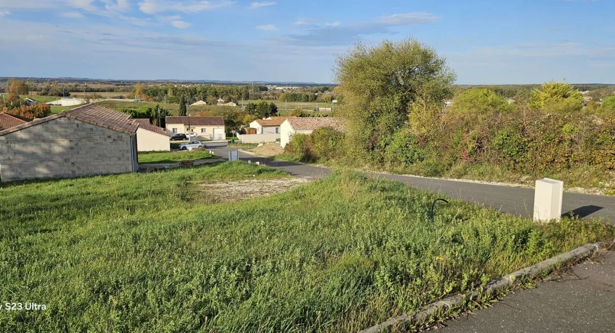 Image 1 Terrain à bâtir de 384 m² à ANGOULEME (16)