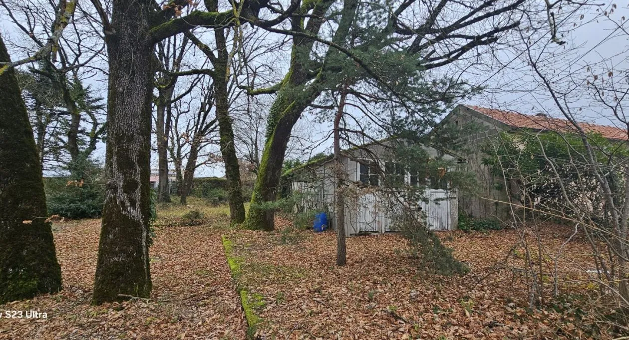 Image 2 Terrain à bâtir de 787 m² à VOEUIL-ET-GIGET (16)