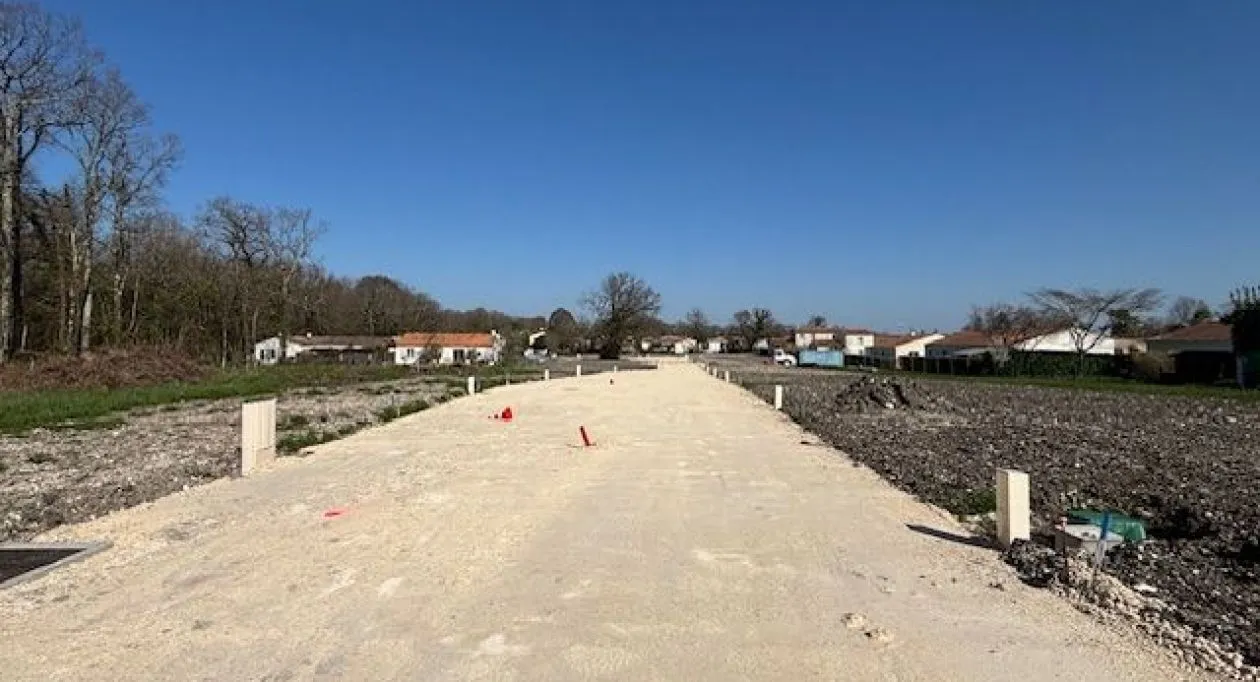 Image 2 Terrain à bâtir de 316 m² à MEDIS (17)