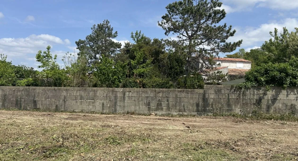 Image 1 Terrain à bâtir de 391 m² à DOMPIERRE-SUR-MER (17)
