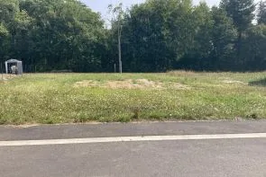 Image Terrain à bâtir de 684 m² à CHAMBOURG-SUR-INDRE (37)