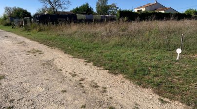 Photo du terrain n°69 de 520 m² à NIEUL-LES-SAINTES