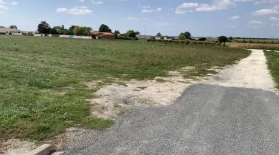 Terrain 381 m² à GREZAC