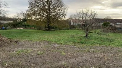 Terrain 750 m² à LES GONDS