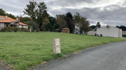 Photo du terrain n°1 de 846 m² à SAINT-VAIZE