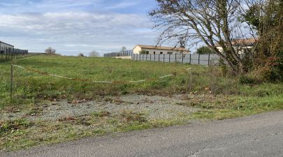 Photo du terrain n°1 de 939 m² à CHANIERS