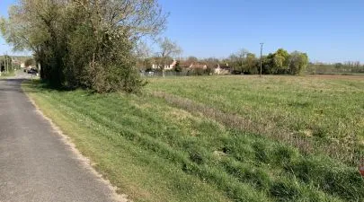 Terrain 750 m² à SAINT-MARTIN-DE-JUILLERS