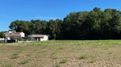 Terrain 401 m² à LES MATHES