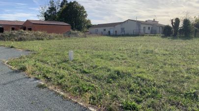Photo du terrain n°61 de 680 m² à SAINTES