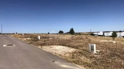 Terrain à bâtir de 318 m² à LORREZ-LE-BOCAGE-PREAUX (77)