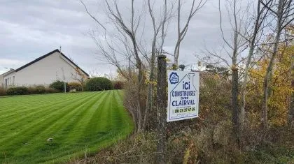 Terrain à bâtir de 742 m² à MAINVILLIERS (45)