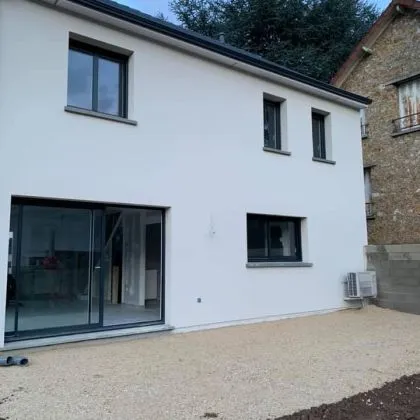 Construction à MERE