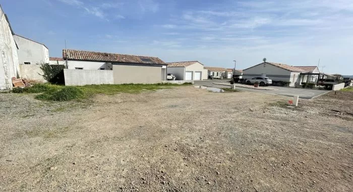 Image d'un terrain à vendre de 350 m² à BREM-SUR-MER (85)