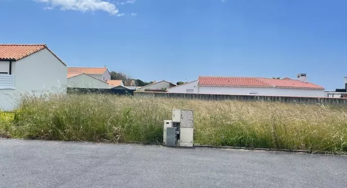 Image d'un terrain à vendre de 309 m² à SAINT-GILLES-CROIX-DE-VIE (85)