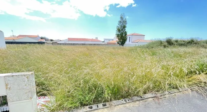Image d'un terrain à vendre de 529 m² à SAINT-GILLES-CROIX-DE-VIE (85)