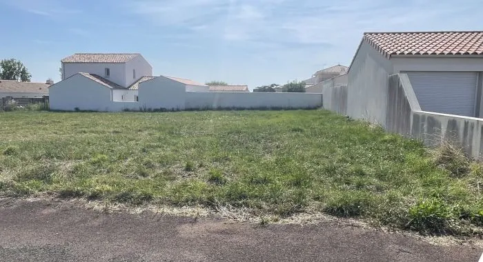 Image d'un terrain à vendre de 500 m² à SAINT-GILLES-CROIX-DE-VIE (85)