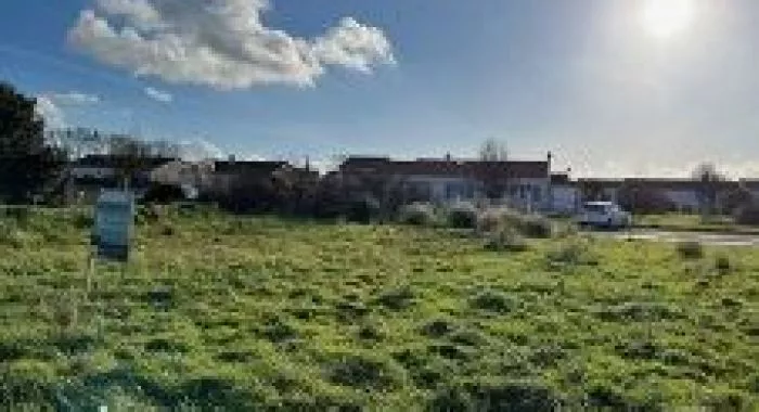 Image d'un terrain à vendre de 564 m² à SAINT-HILAIRE-DE-RIEZ (85)