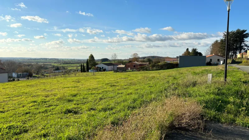 image tm Projet de construction d'une maison 100 m² avec terrain à FONTENAY-LE-COMTE (85)