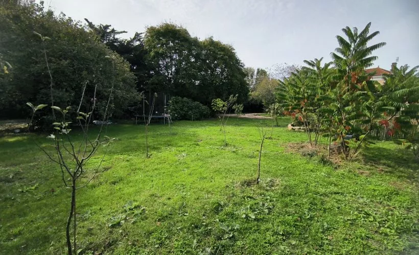 Image Terrain à bâtir de 1000 m² à SAUJON (17)