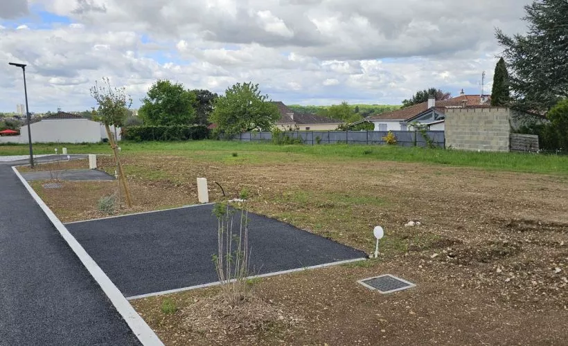 Image Terrain à bâtir de 321 m² à SAINT-YRIEIX-SUR-CHARENTE (16)