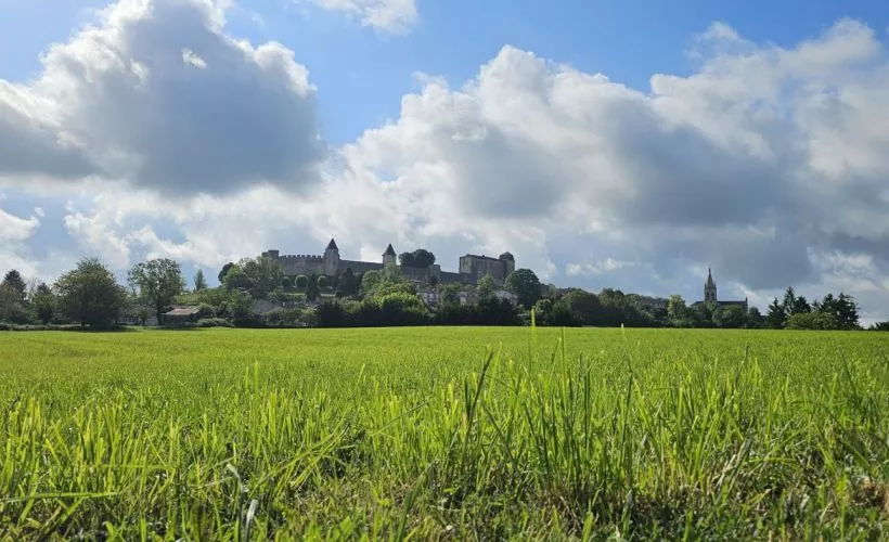 Image Terrain à bâtir de 2567 m² à VILLEBOIS-LAVALETTE (16)