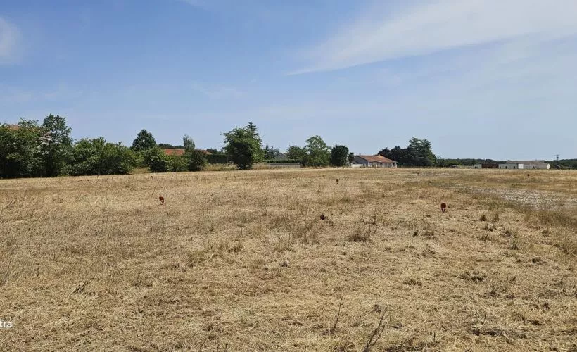 Image Terrain à bâtir de 754 m² à BRIE (16)