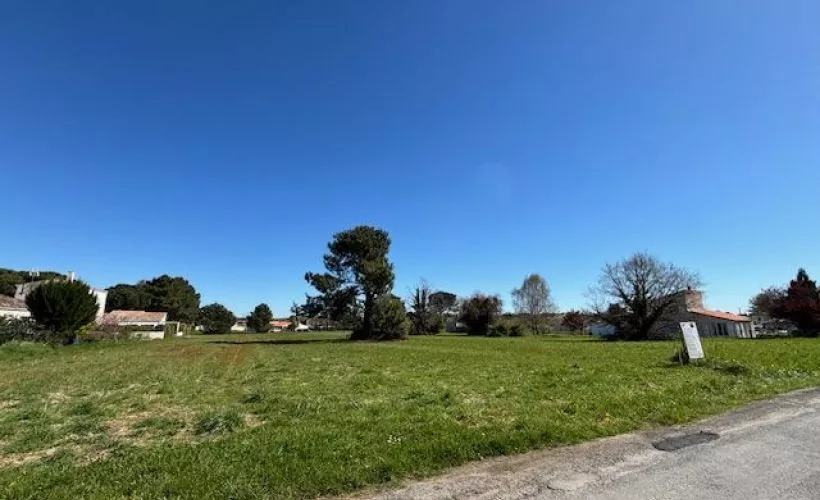 Image Terrain à bâtir de 390 m² à SAINT-AUGUSTIN (17)