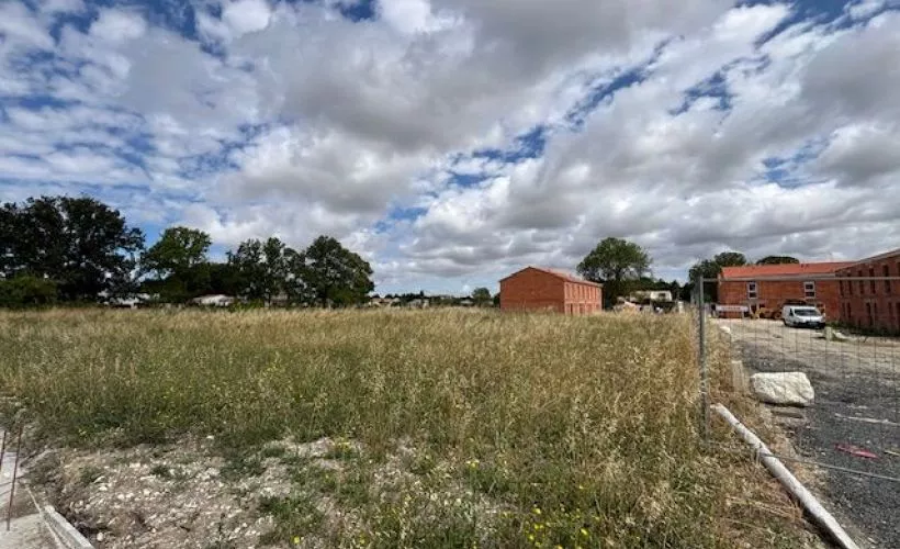 Image Terrain à bâtir de 468 m² à MEDIS (17)