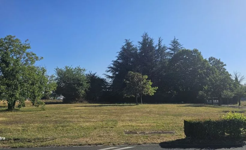 Image Terrain à bâtir de 860 m² à LINARS (16)