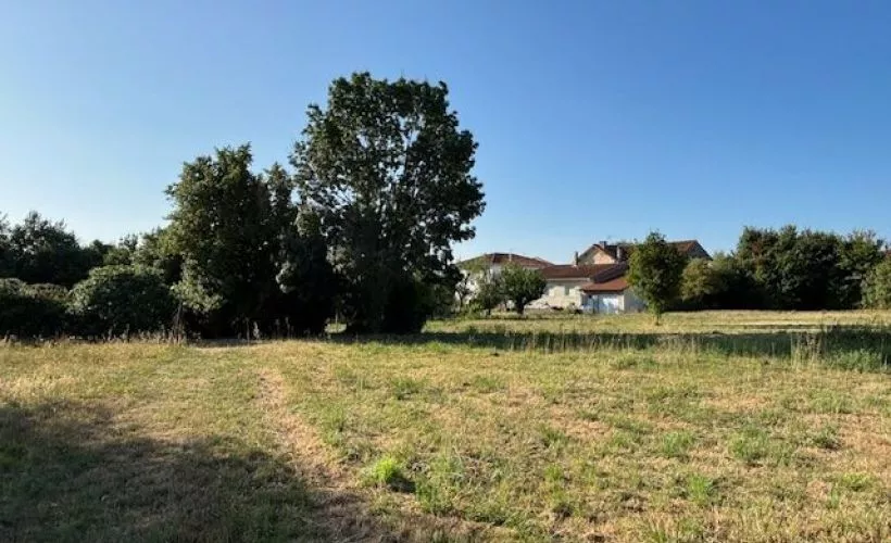 Image Terrain à bâtir de 725 m² à ROYAN (17)