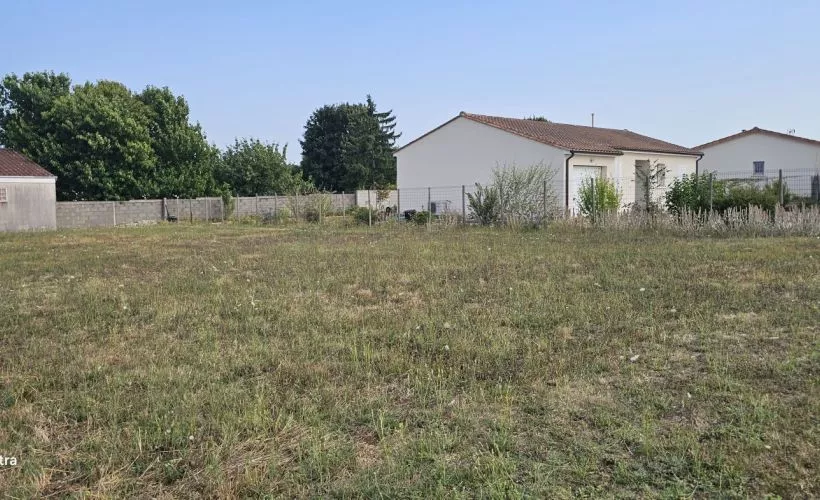Image Terrain à bâtir de 525 m² à VIBRAC (16)