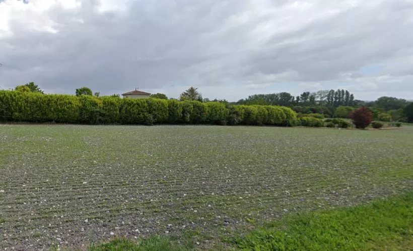 Image Terrain à bâtir de 600 m² à COLOMBIERS (17)