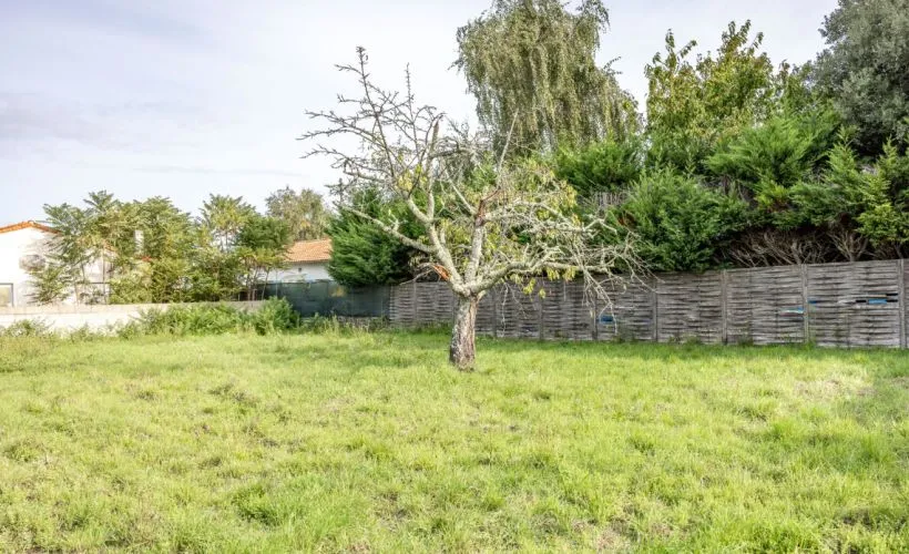 Image Terrain à bâtir de 446 m² à SAINT-AUGUSTIN (17)