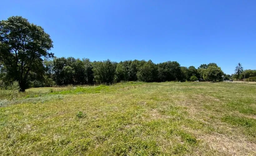 Image Terrain à bâtir de 912 m² à SAINT-CIERS-DU-TAILLON (17)